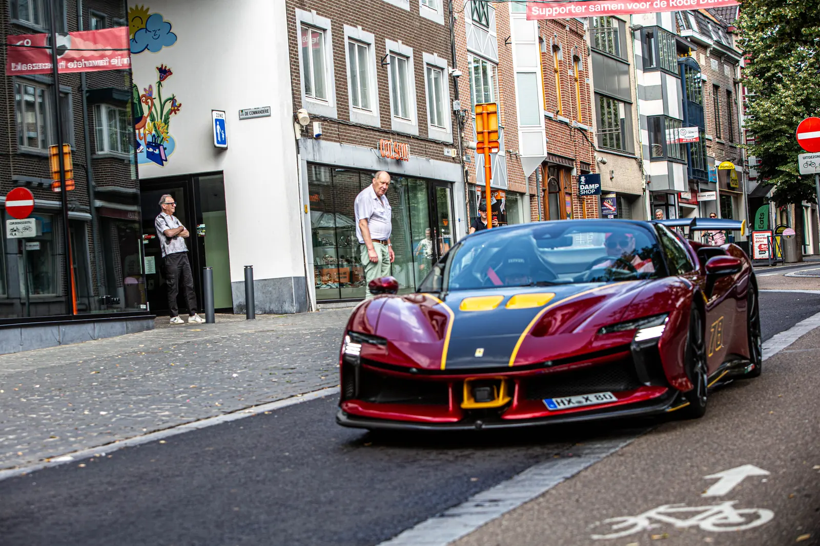 Interieur van de Ferrari SF90 XX Stradale